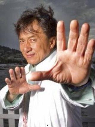 成龙爆料尿血视频,勇敢面对病痛挑战 第3张 成龙爆料尿血视频,勇敢面对病痛挑战 第3张